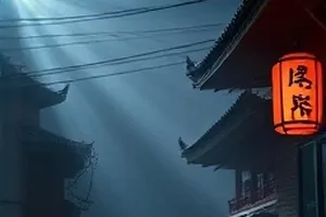 暗巷微光封面：雨后窄巷里昏黄的壁灯与积水倒影